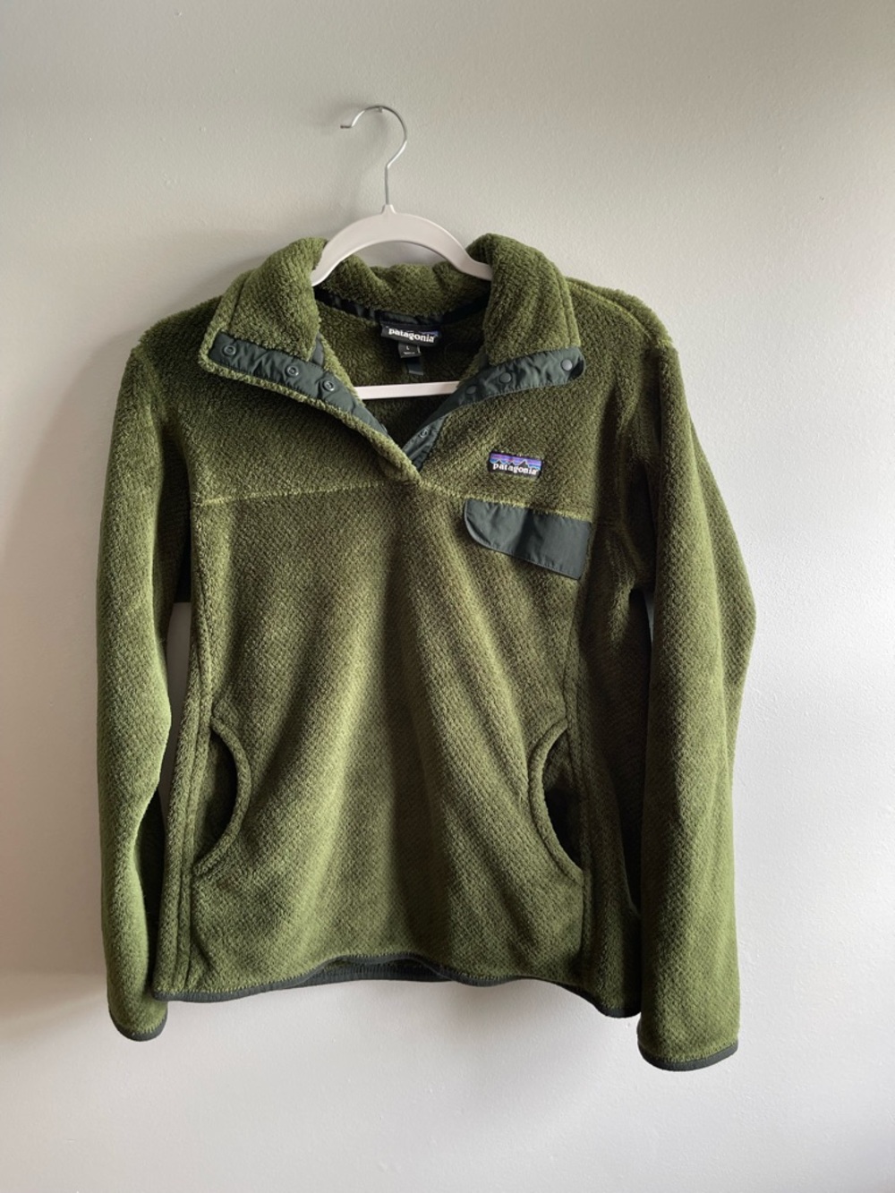 Patagonia Women's Re-Tool Snap-T Fleece Pullover Olive - Picture 2 of 7